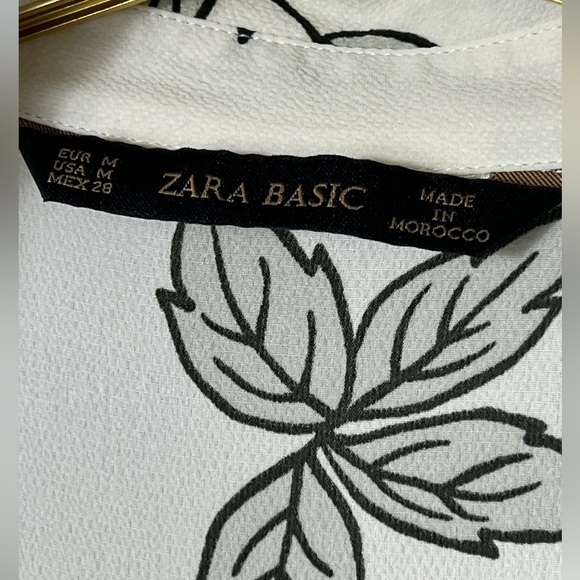 EUC Zara Basic Green Leaf Flowy Blouse Top, Size Medium - Picture 5 of 7